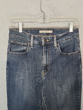Levi's Women's Skinny Jeans in Faded Blue Denim